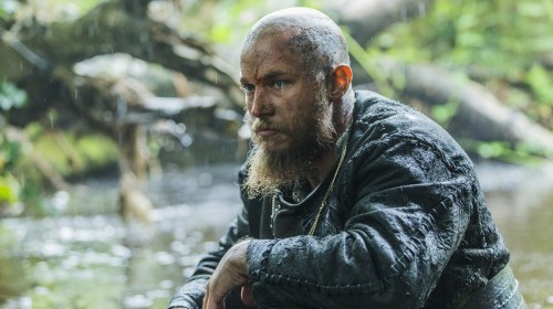 ragnar-travis-fimmel-e1427561839148