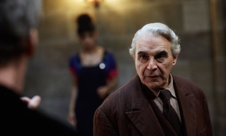 new_pictures_of_david_suchet_in_doctor_who_episode_knock_knock_revealed